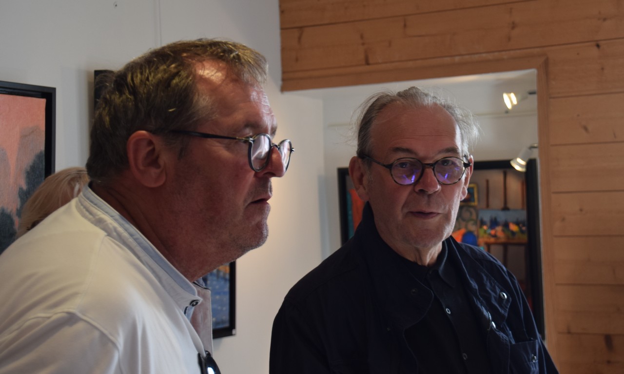 Jean-Paul Bellec en compagnie de Jean-Jacques Aillagon au vernissage de La Ronde des Arts le 26 juillet 2022 à Primel-Trégastel. Photo pyb29