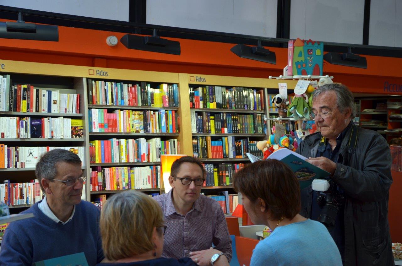 Ddicace Dialogues Morlaix 14 juin 2014. De gauche  droite : Franois de Beaulieu, Herv Ronn et Michel Qurou du Tlgramme. Photo pyb29